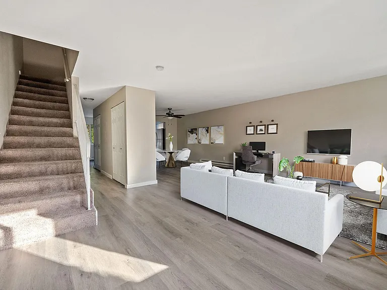 Brittany House Apartments — Photo 9