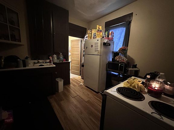5th image of 40 Lind Ave