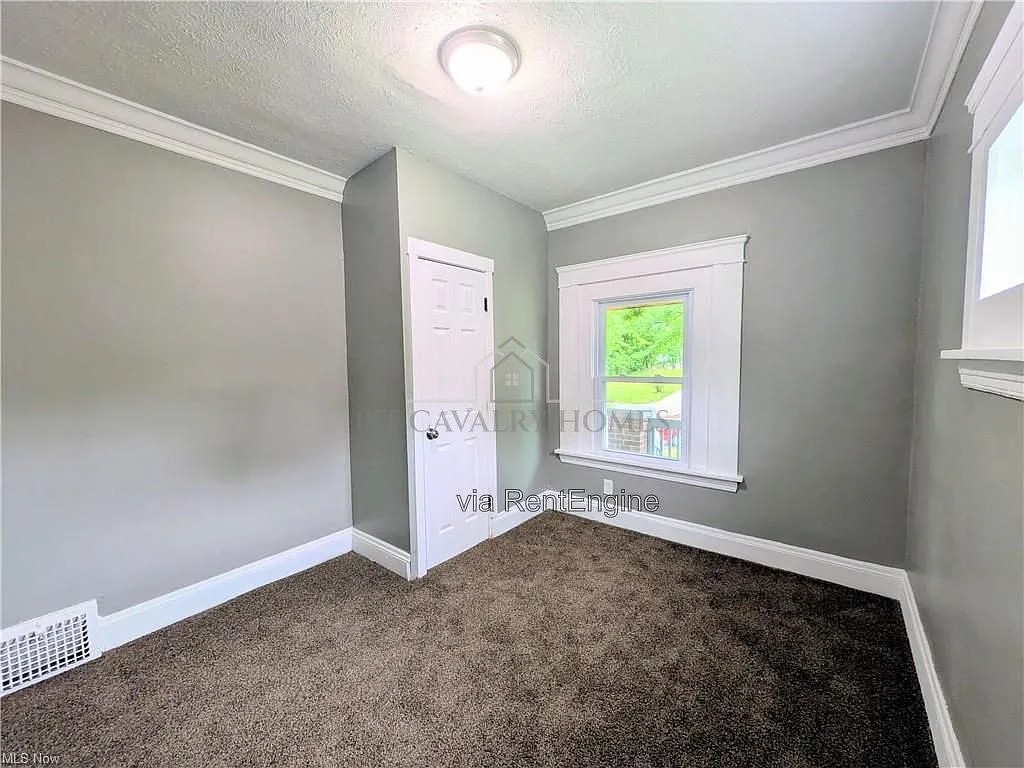 2 bed, 1.0 bath, 748 sqft, $975 — Photo 4