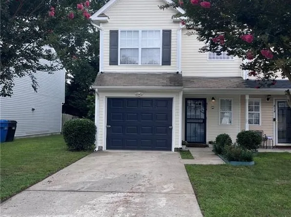 816 Admissions Ct, Virginia Beach, VA 23462