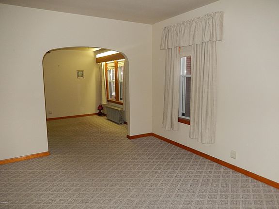 4th image of 239 Pennsylvania Ave