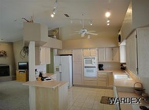 5th image of 2329 E Hyde Park Ave