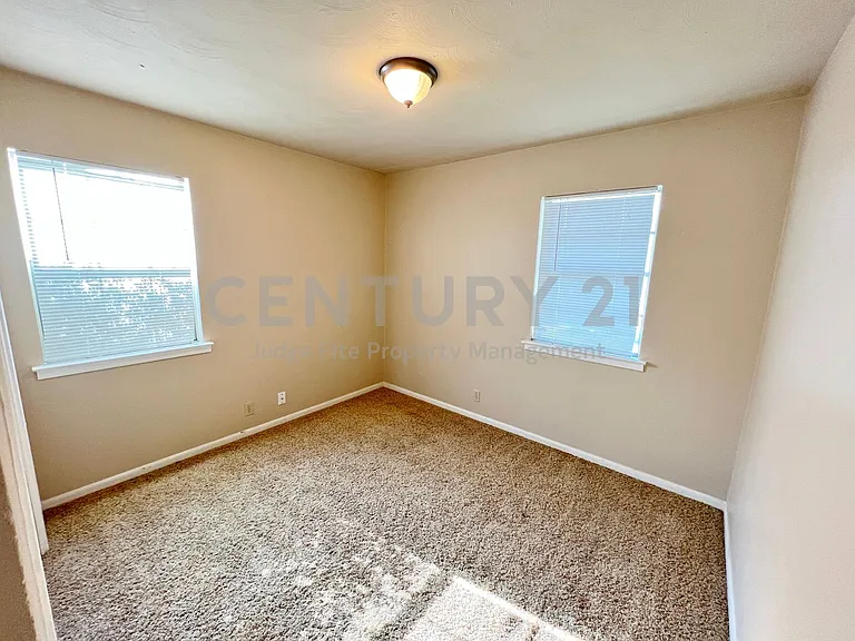 3909 Atlas Dr — Photo 5