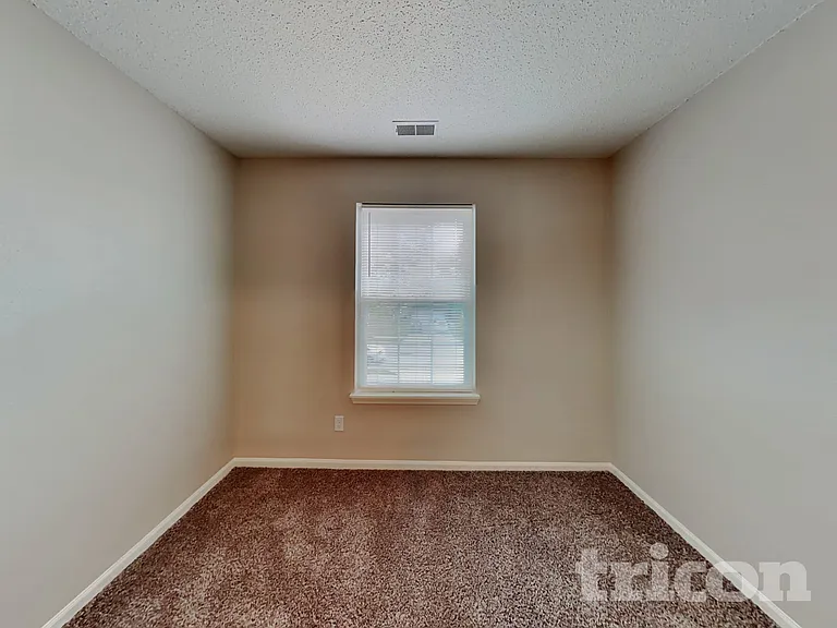 644 Meadows Edge Ln — Photo 12