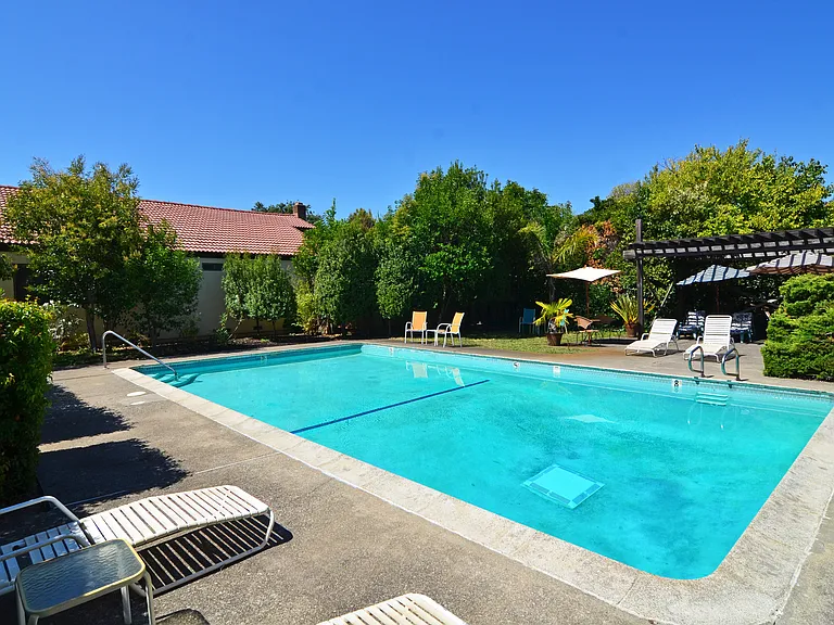 884 W Spain St — Photo 25