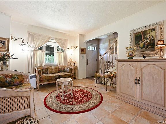 5th image of 65 Riverside Avenue