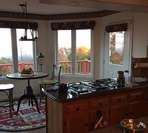 2nd image of 923 Fairway Ln