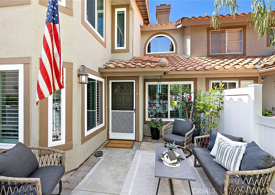 1st image of 6 Vista Cielo
