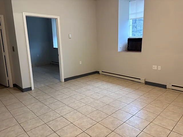 2 bed, 1000 sqft, $1,750 — Photo 3