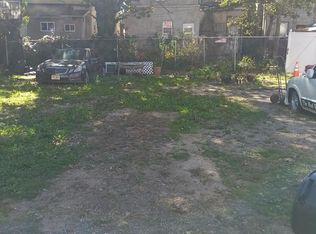 722 Cedar St, Camden, NJ 08102