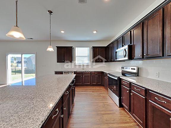 3rd image of 157 Larragan Dr