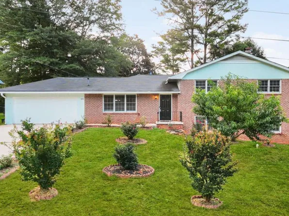 636 Hearon Dr, Stone Mountain, GA 30088