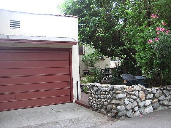 5th image of 313 W 11th St