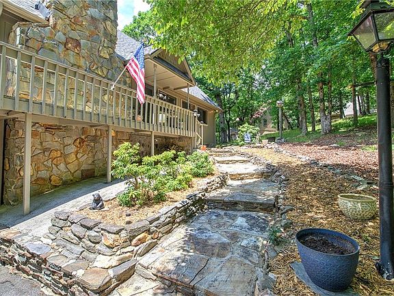 4th image of 1467 Little Hendricks Mountain Rd
