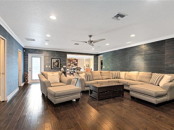 3rd image of 1801 Briercliff Dr