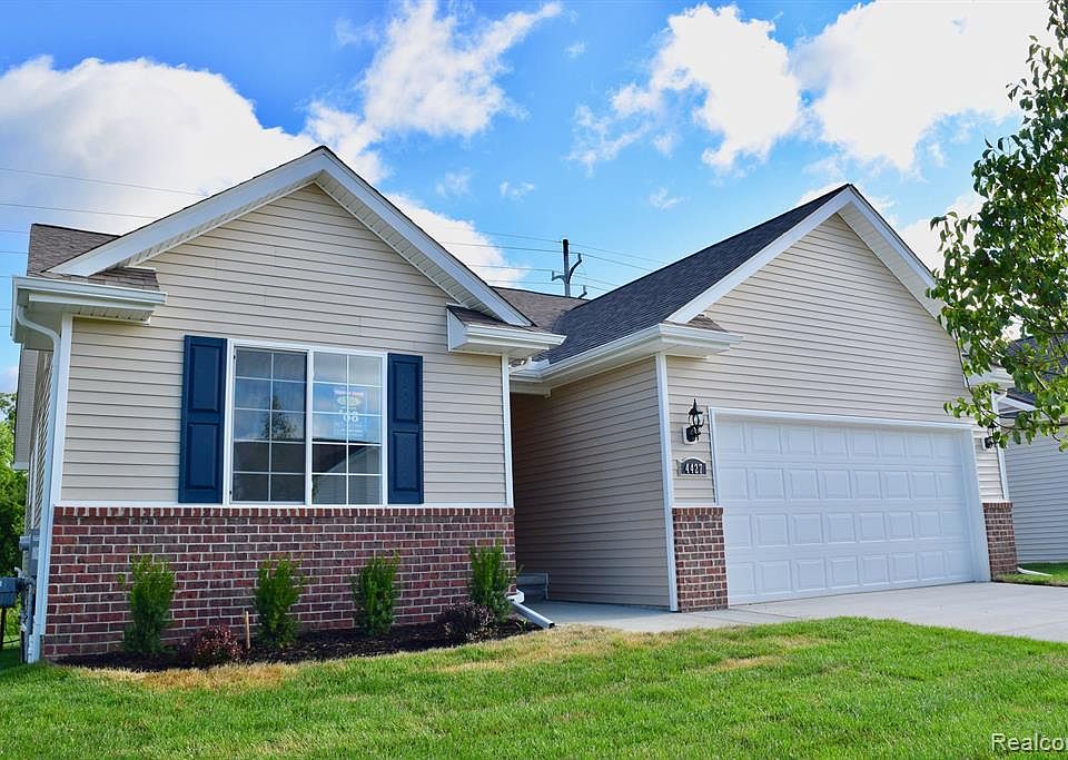4427 Cross Creek Blvd, Burton, MI 48509 Zillow