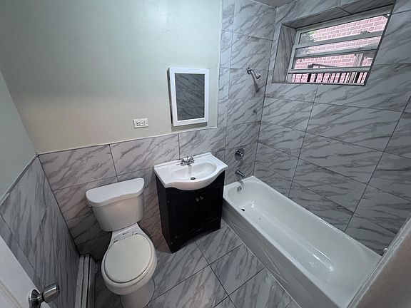 5th image of 111-112 Lincoln Ave #6A