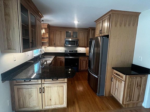4th image of 1199 Southview Dr