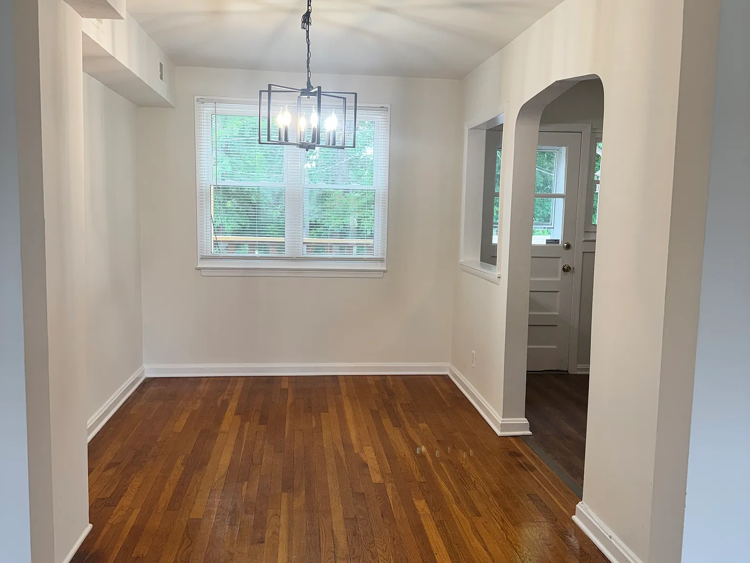 3 bed, 1286 sqft, $2,350 — Photo 4