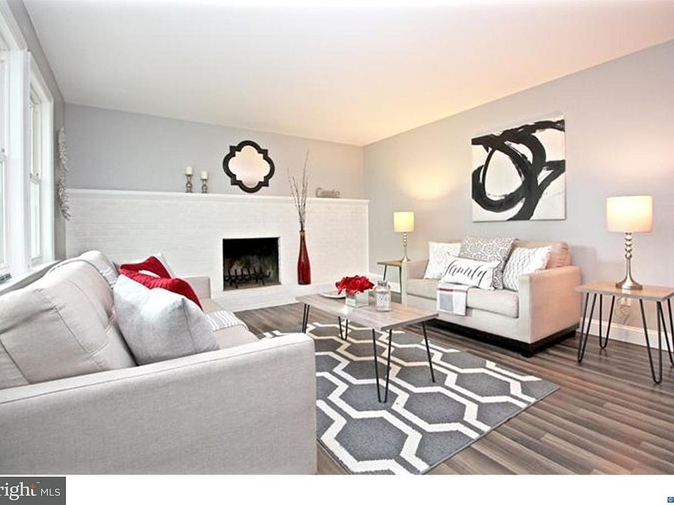 1st image of 33 Westfield Dr