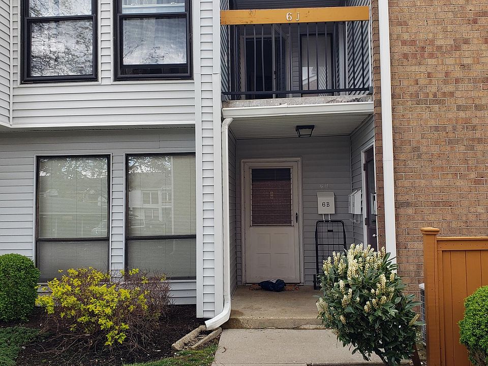 outside upper unit