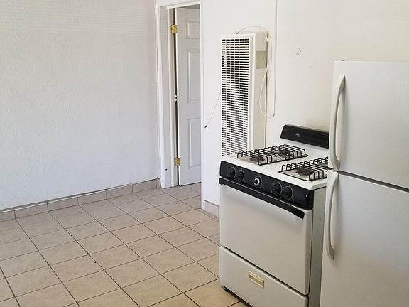 2nd image of 920 N Tornillo St