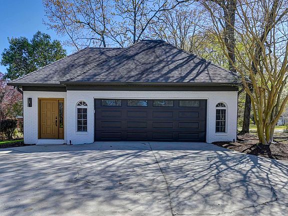3rd image of 1029 Jones Rd