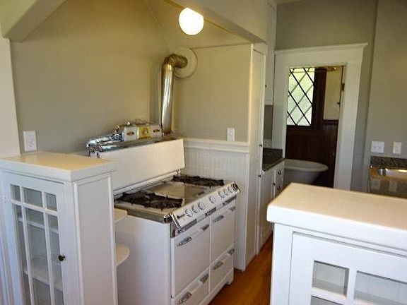 2nd image of 158 Randall St