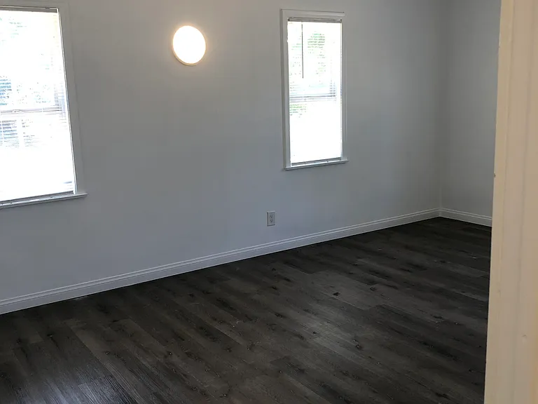 5802 Melvin Ave — Photo 8