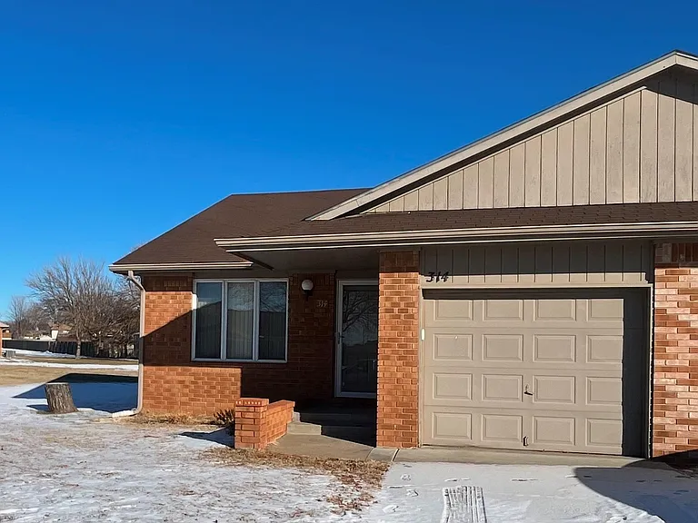314 N Evergreen Ln — Photo 2