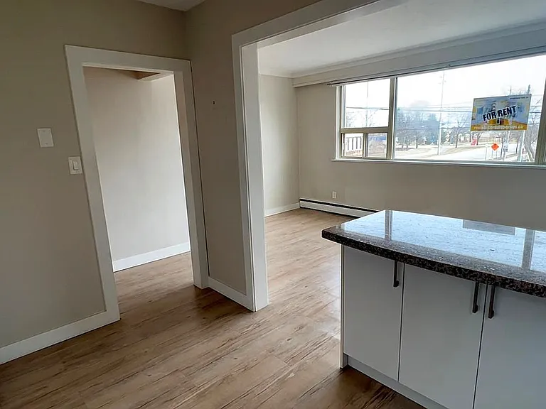 1095 Lakeshore Rd E #2 — Photo 10