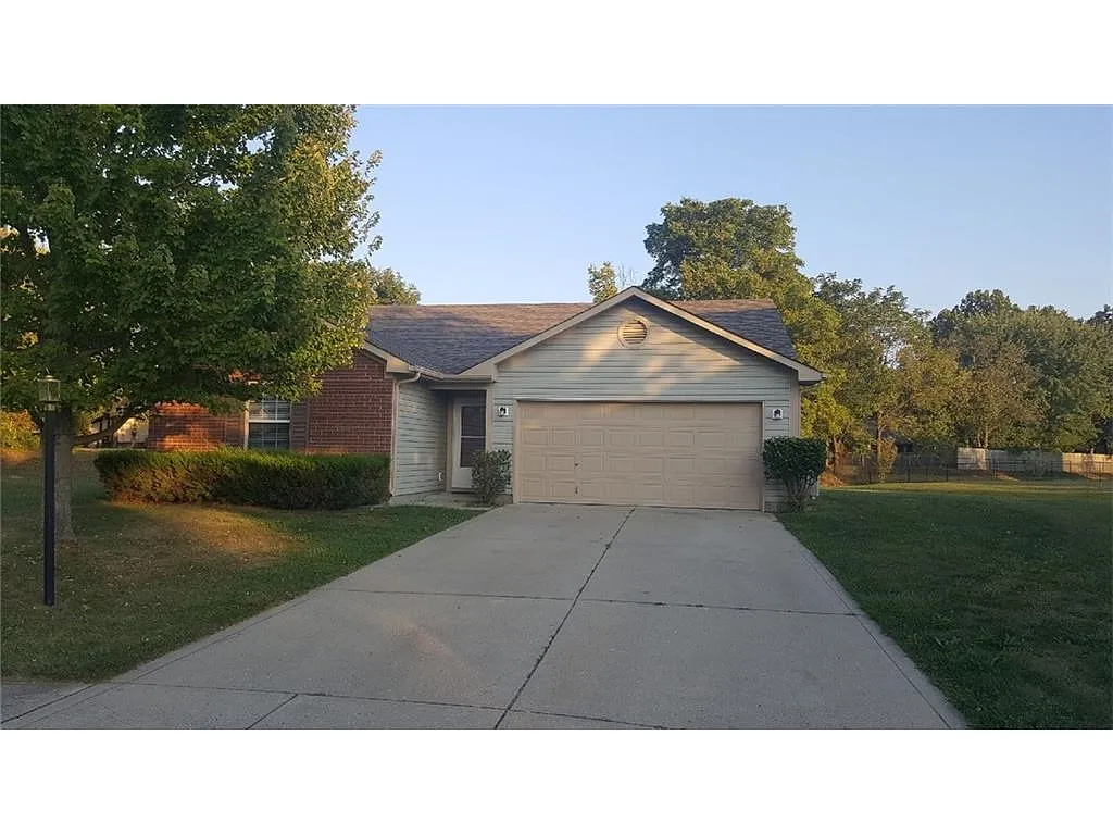 1205 Blue Grass Pkwy photo 1