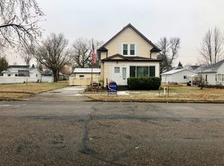 1014 6th St NE, Devils Lake, ND 58301
