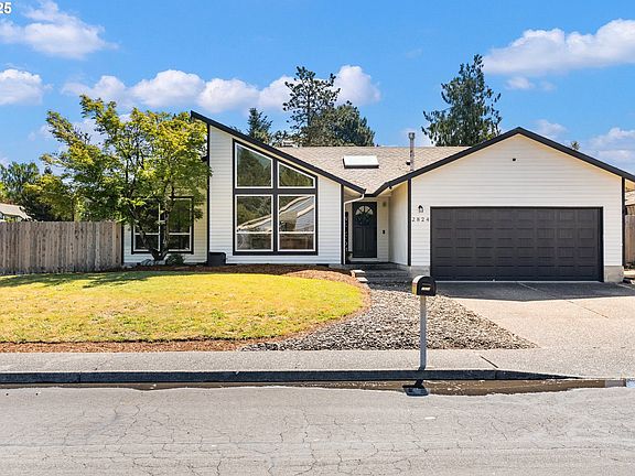 2nd image of 2824 SE 13th Ct