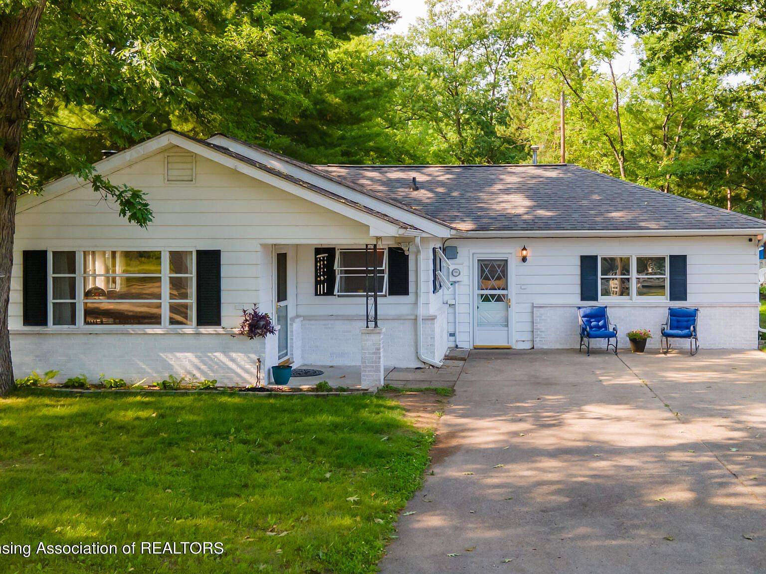 104 Lakeview Ave, Houghton Lake, MI 48629 | Zillow