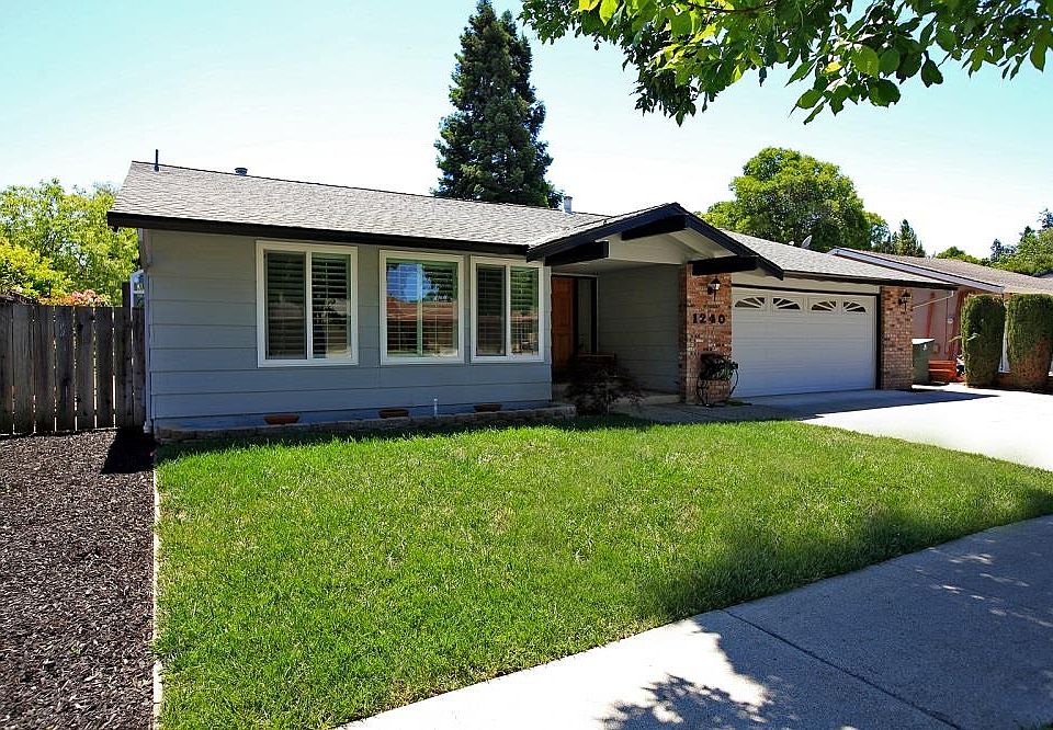 1st image of 1240 Ayer Dr