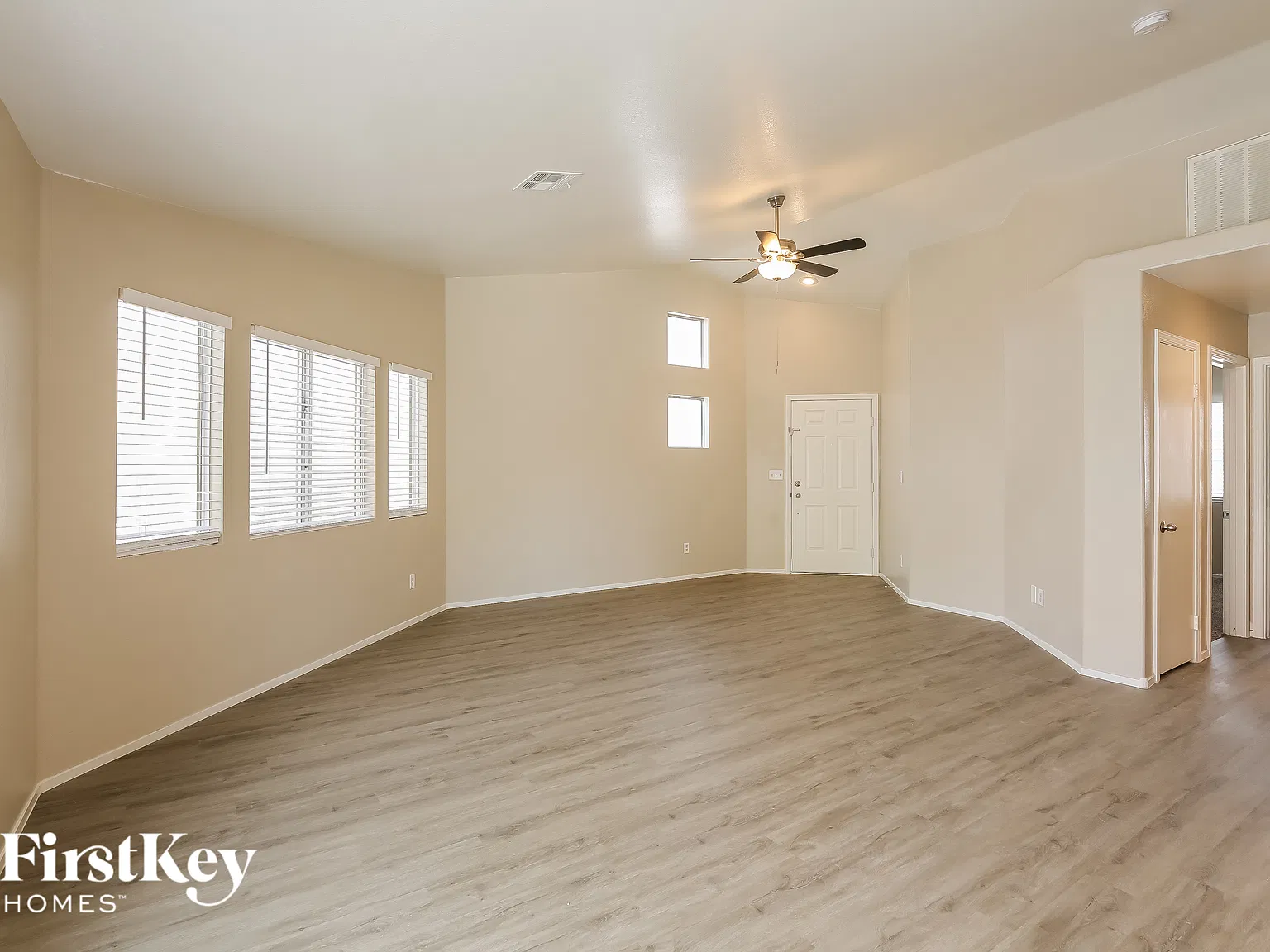 3 bed, 2.0 bath, 1159 sqft, $2,045 — Photo 3