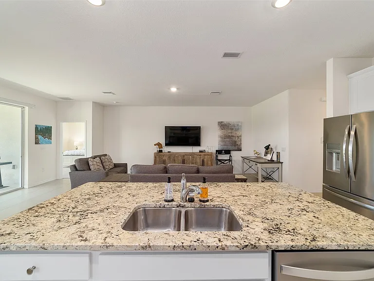 5252 NW 46th Lane Rd — Photo 5