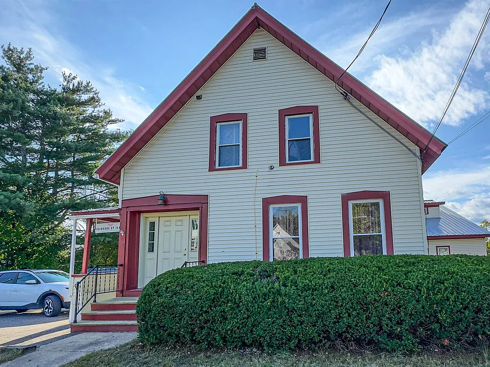 24 Pleasant St #303