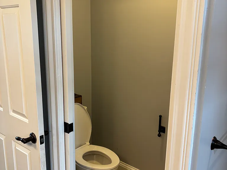 8432 Greenside Dr — Photo 32