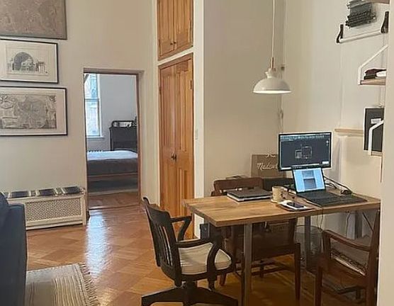 5th image of 315 W 75th St #2R