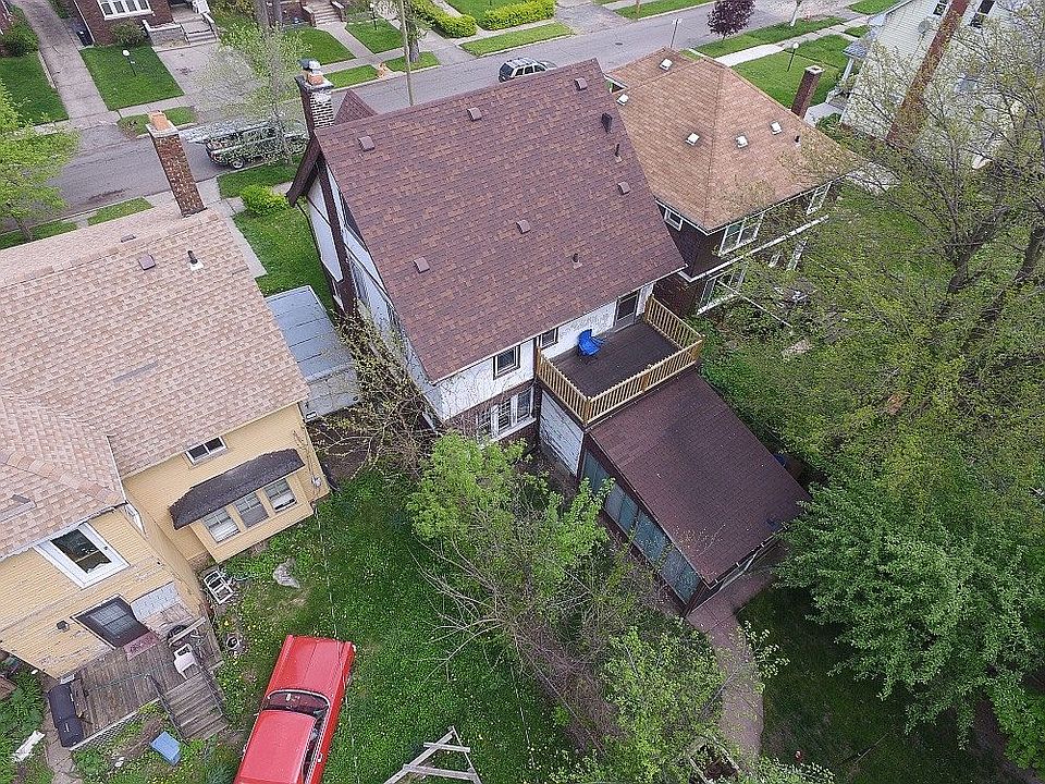 2nd image of 2501 S La Salle Gdns