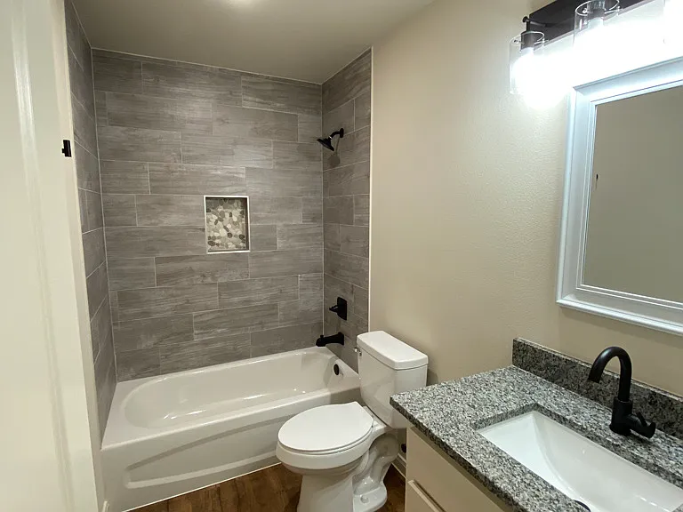 420 E Shepherd St — Photo 9