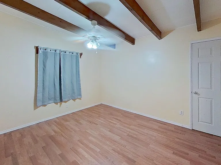 38849 Yucca Tree St — Photo 9