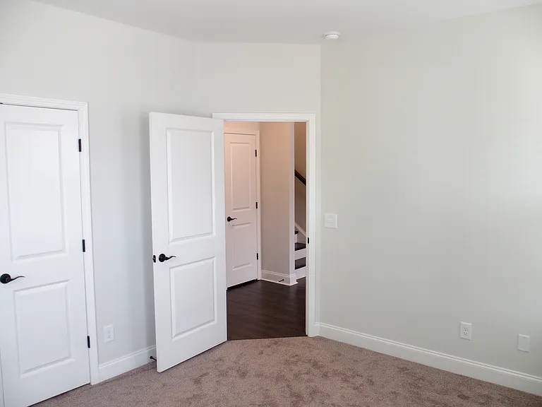 807 Bolton Dr — Photo 18