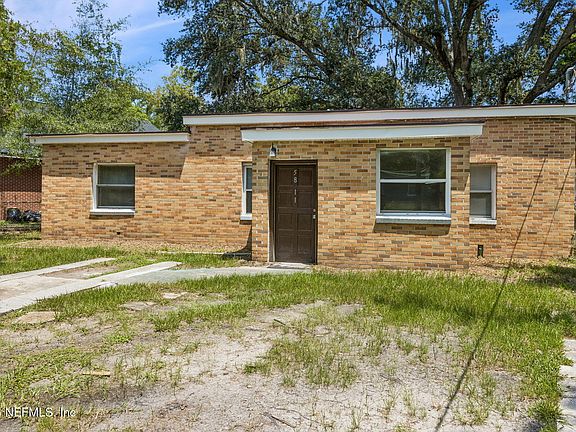 2nd image of 5811 HOLLYHOCK Road