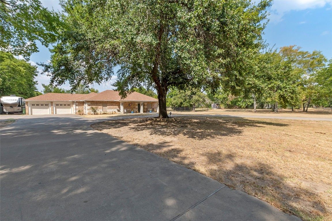 201 W Oak St, Eustace, TX 75124 MLS 20414911 Zillow