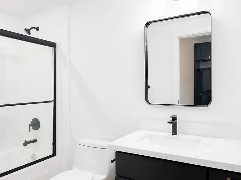 Woodworth Apartments | Vibrant & Luxurious Living in Capitol Hill — Photo 28