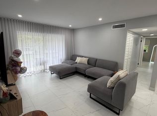 21 Jacaranda Country Club Dr #224, Plantation, FL 33324