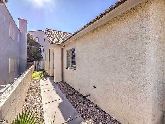 3rd image of 8433 Cinnamon Hill Ave